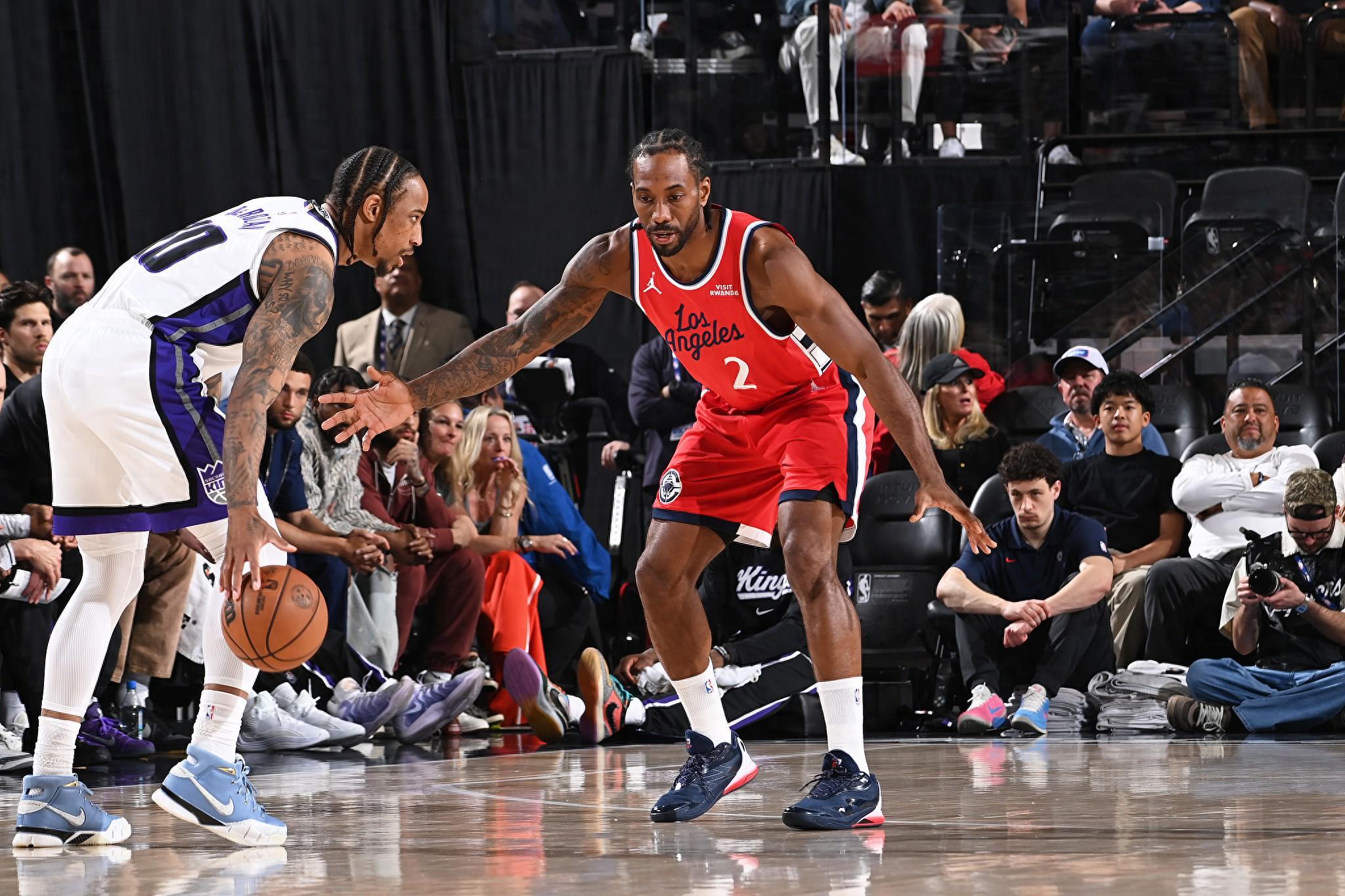 开云登录网址入口-大爆冷！威少轰12+12+10手撕老东家 小卡31+6纪录夜被撞出血+伤退